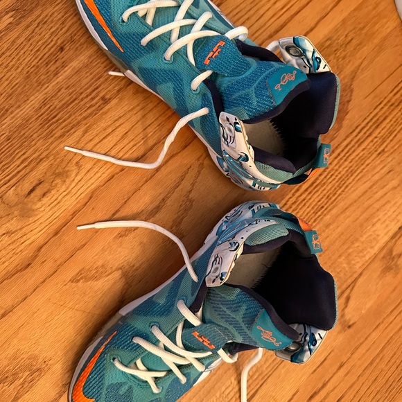 Lebron James Splash Kicks 💦 - Picture 4 of 5